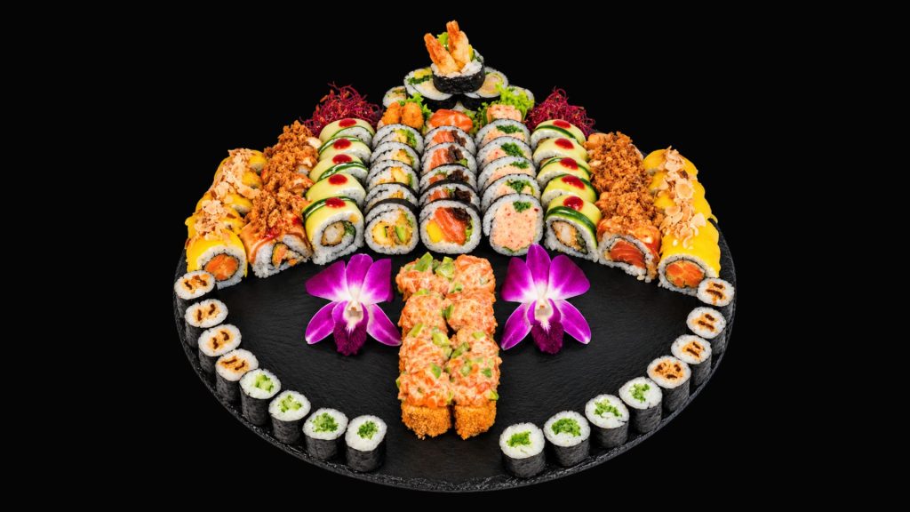 Zestaw października — taca 78 sztuk sushi, Nova Sushi