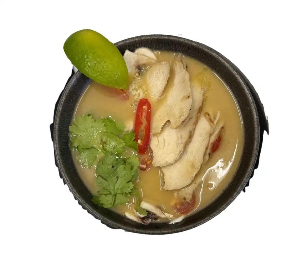 Zupa tom yum z kurczakiem — Nova Sushi